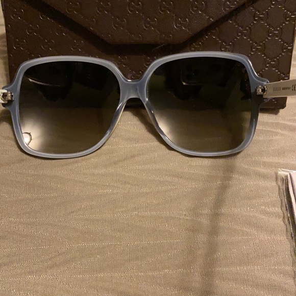 🛑SOLD🛑Gucci Sunglasses Excellent Condition✳️ - Picture 9 of 11